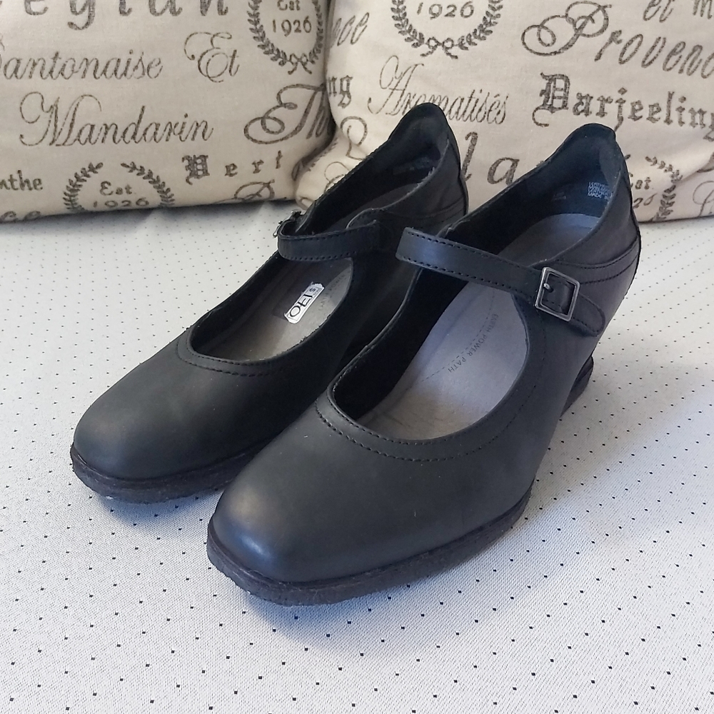 Earth Black Mary Jane Wedge Pumps - Picture 4 of 16